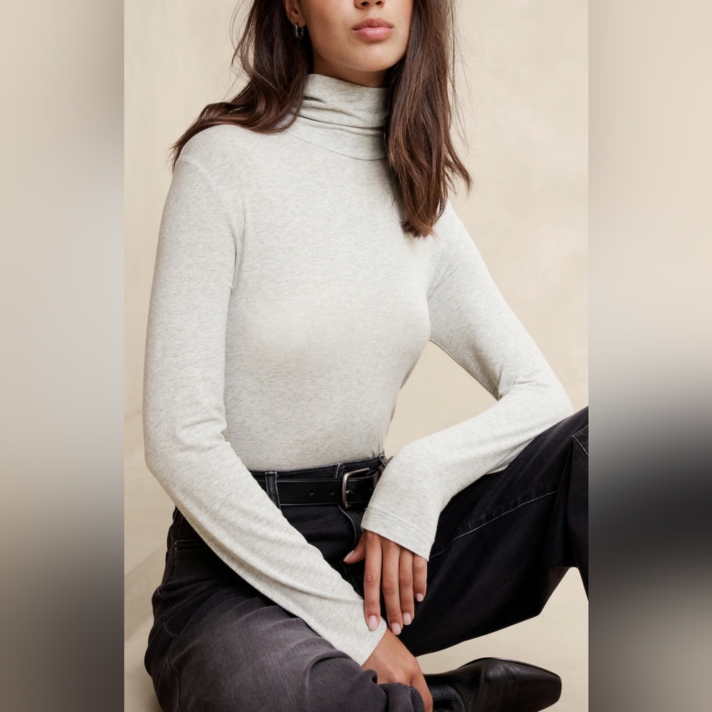 Banana Republic Timeless Turtleneck Top - Picture 2 of 6